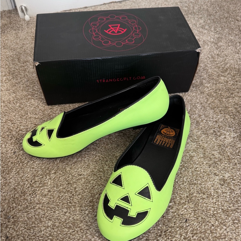 Strange Cvlt Neon Green Glow In The Dark Jack-O'-Lantern Flats